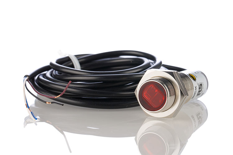 مقایسه سنسور نوری مکعبی و استوانهای